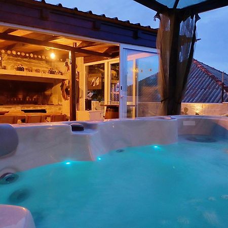 Luxury Sunrise Jacuzzi Apts, 50 M From The Beach Kali Zewnętrze zdjęcie