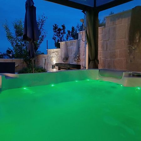 Luxury Sunrise Jacuzzi Apts, 50 M From The Beach Kali Zewnętrze zdjęcie